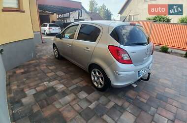 Хэтчбек Opel Corsa 2009 в 