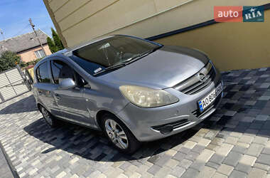 Хэтчбек Opel Corsa 2007 в 