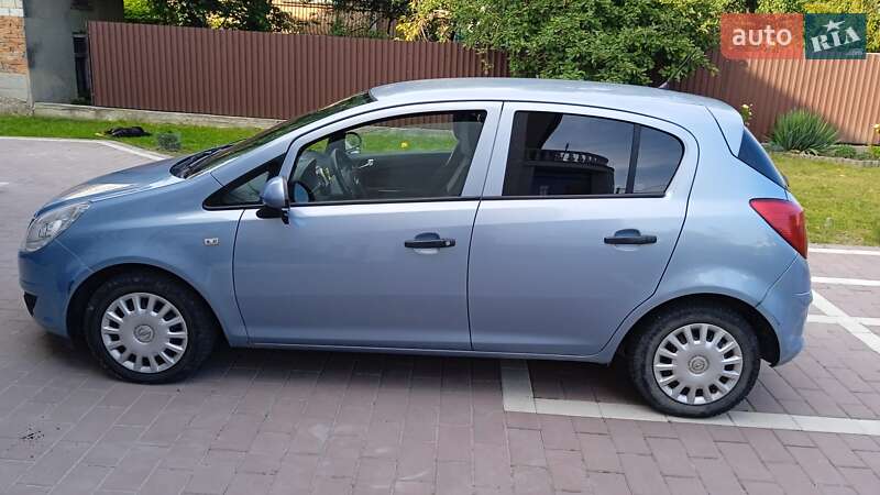 Хетчбек Opel Corsa 2009 в Миколаєві