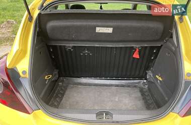 Хэтчбек Opel Corsa 2010 в 