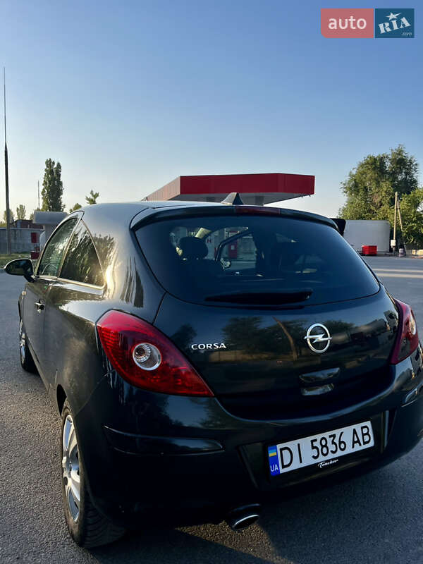 Хэтчбек Opel Corsa 2012 в Кривом Роге