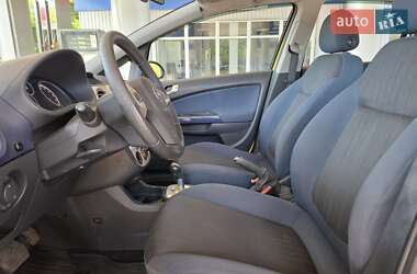 Хэтчбек Opel Corsa 2007 в 