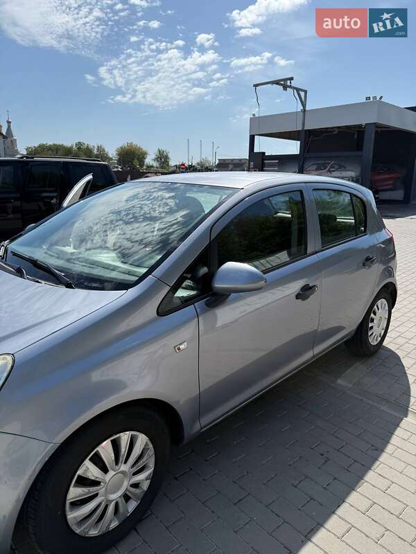 Хэтчбек Opel Corsa 2009 в Каменец-Подольском