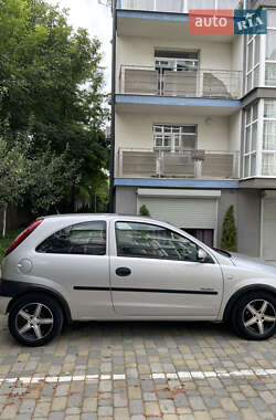 Хэтчбек Opel Corsa 2002 в 