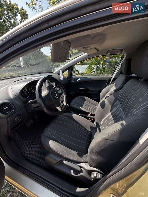 Хетчбек Opel Corsa 2007 в Смілі