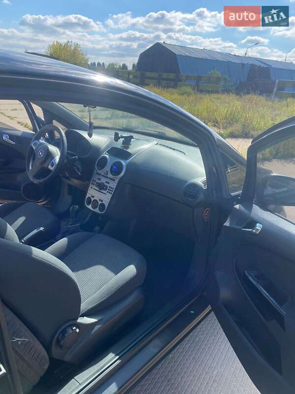 Хэтчбек Opel Corsa 2012 в Чугуеве