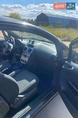 Хэтчбек Opel Corsa 2012 в 