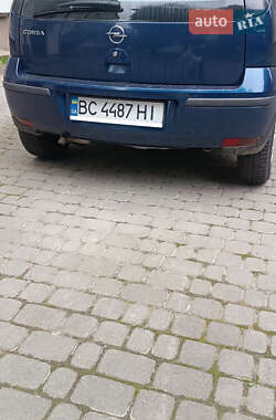 Хэтчбек Opel Corsa 2004 в 