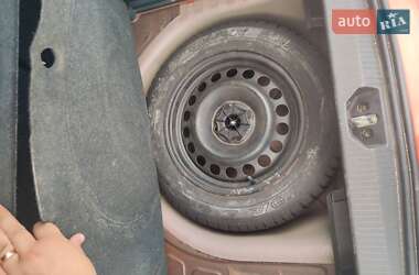 Хэтчбек Opel Corsa 2011 в 
