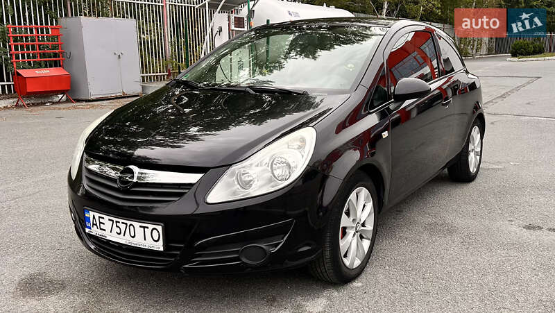 Хэтчбек Opel Corsa 2008 в 