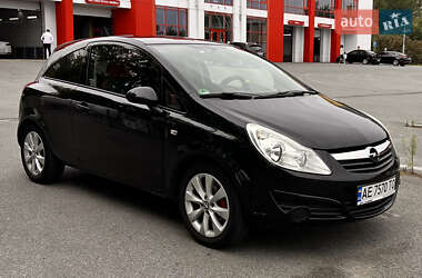 Хэтчбек Opel Corsa 2008 в 