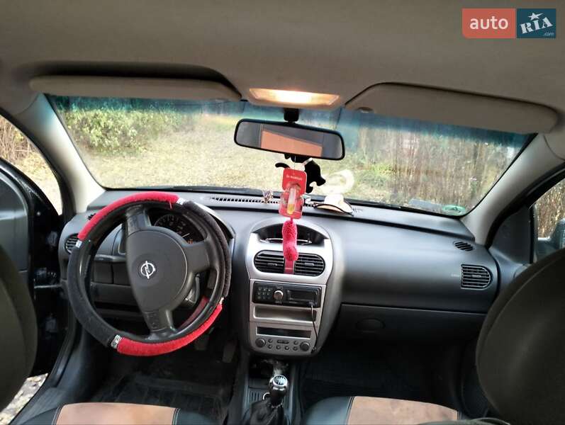 Хэтчбек Opel Corsa 2005 в Житомире