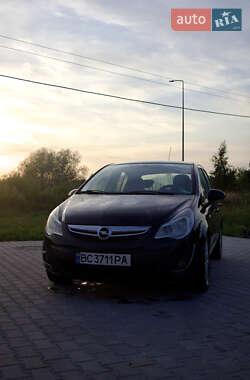 Хэтчбек Opel Corsa 2011 в Городке