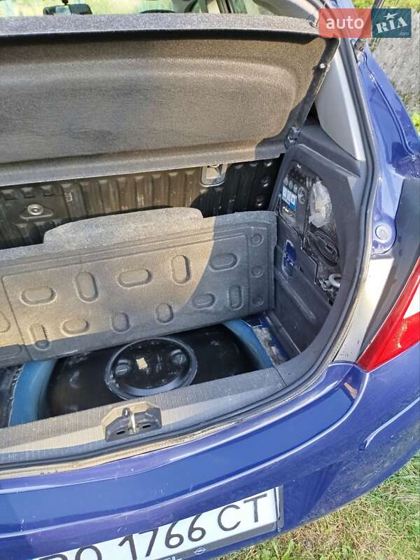 Хетчбек Opel Corsa 2009 в Кременці