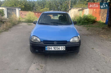 Хэтчбек Opel Corsa 1993 в 