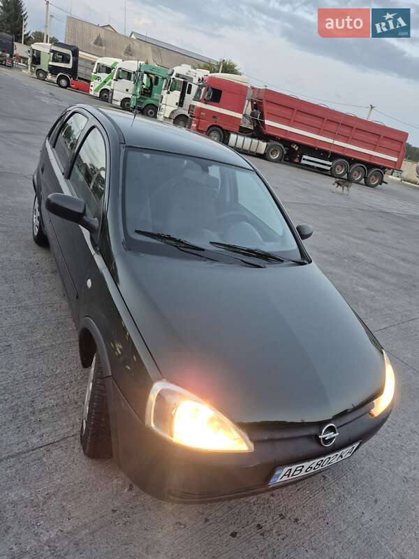 Хэтчбек Opel Corsa 2002 в 