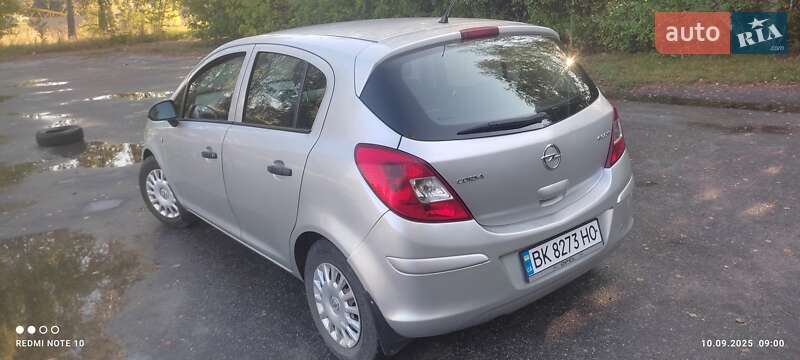 Хэтчбек Opel Corsa 2011 в Звягеле