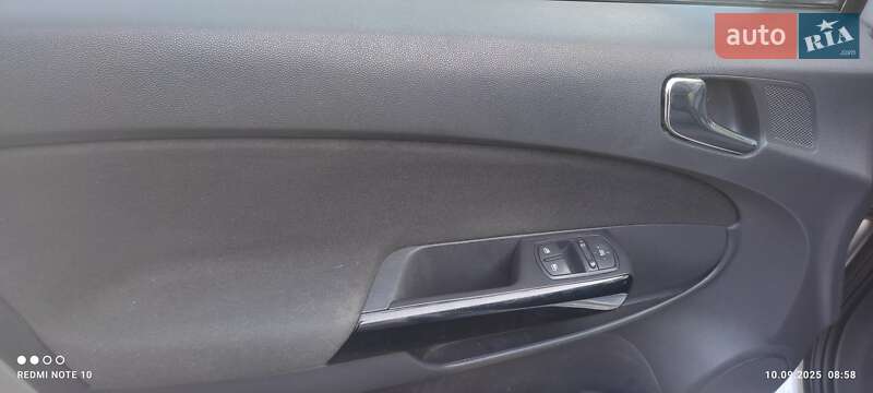 Хэтчбек Opel Corsa 2011 в Звягеле