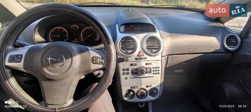 Хэтчбек Opel Corsa 2011 в Звягеле