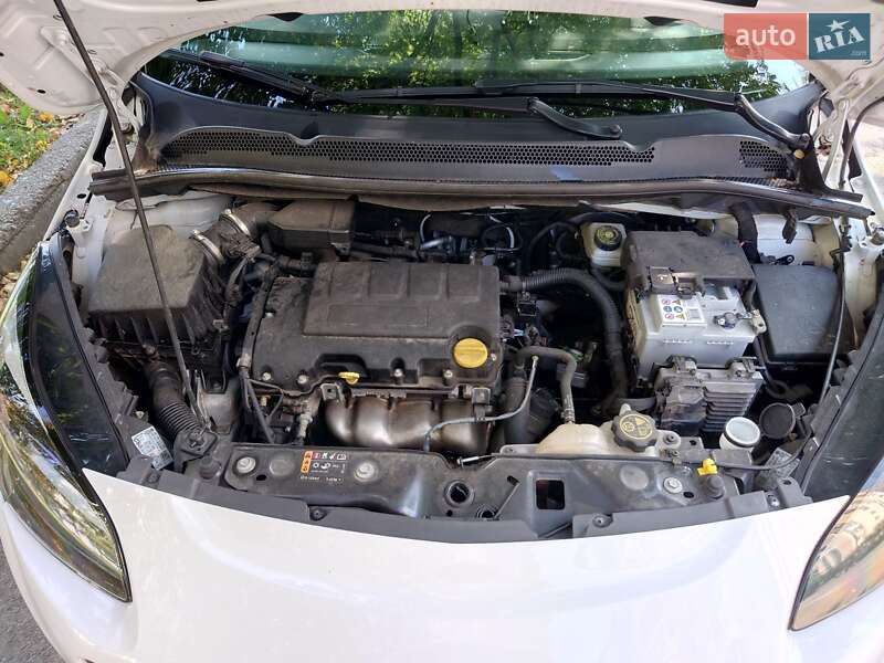 Хэтчбек Opel Corsa 2017 в Киеве