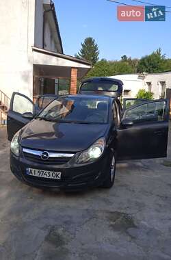 Хэтчбек Opel Corsa 2010 в Иванковичах