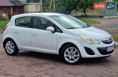 Хетчбек Opel Corsa 2012 в 