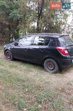 Хэтчбек Opel Corsa 2009 в 