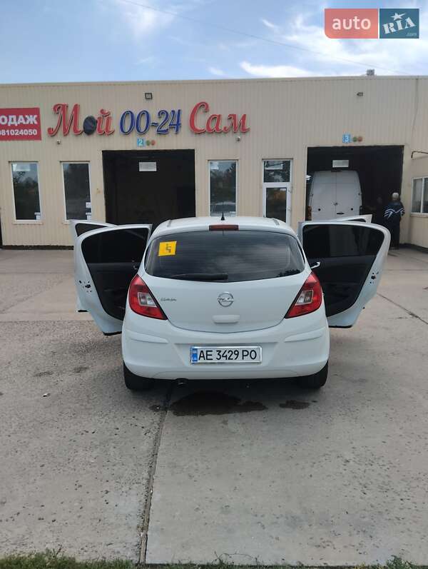 Хэтчбек Opel Corsa 2012 в Кривом Роге