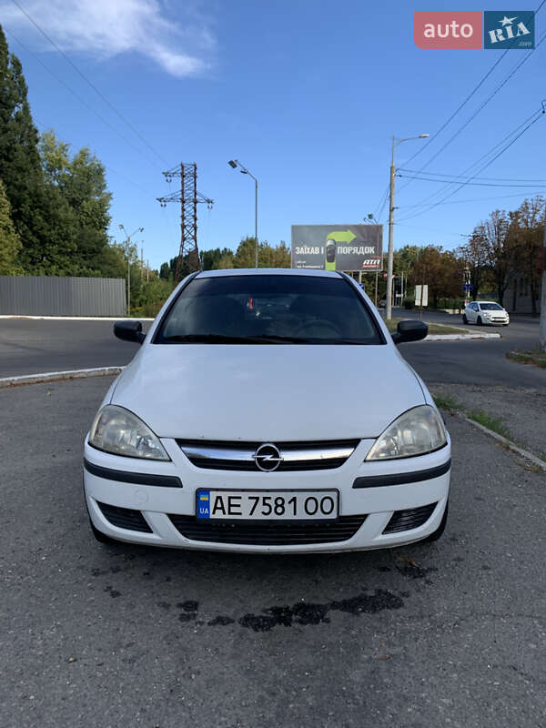 Хэтчбек Opel Corsa 2004 в Днепре