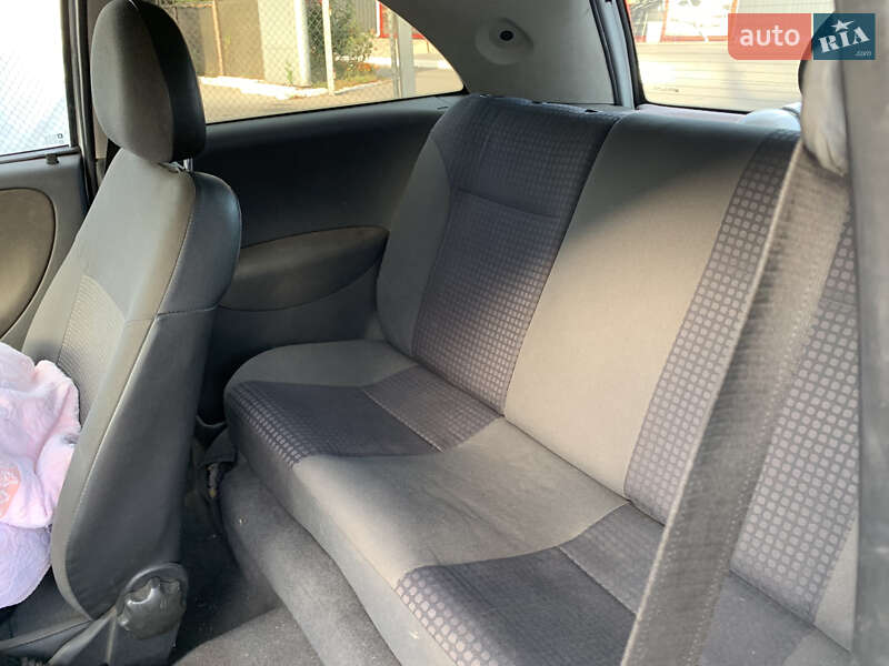 Хэтчбек Opel Corsa 2004 в Днепре