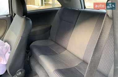Хэтчбек Opel Corsa 2004 в 