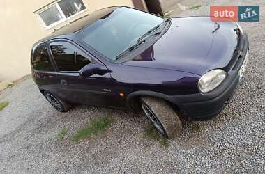 Хэтчбек Opel Corsa 2000 в 