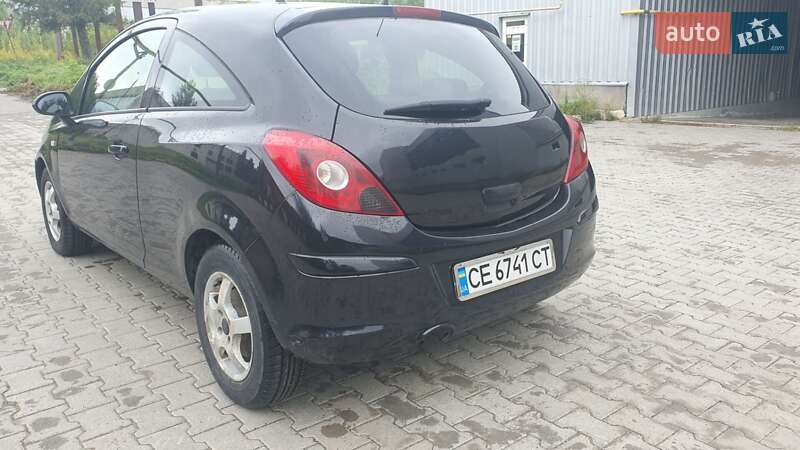 Хэтчбек Opel Corsa 2011 в Черновцах