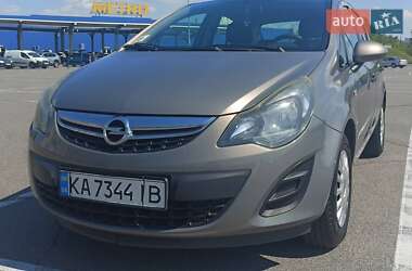 Хэтчбек Opel Corsa 2013 в 