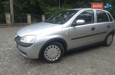 Хэтчбек Opel Corsa 2002 в 