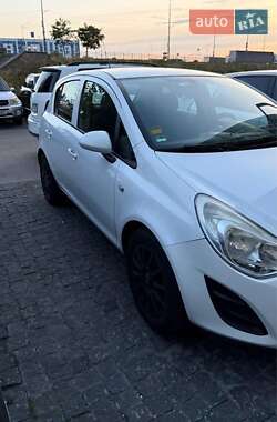 Хэтчбек Opel Corsa 2011 в 