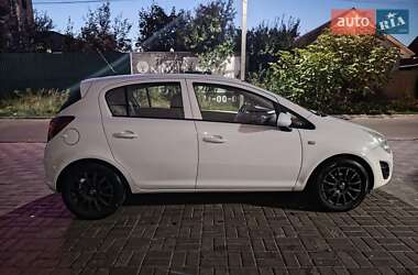 Хэтчбек Opel Corsa 2011 в 