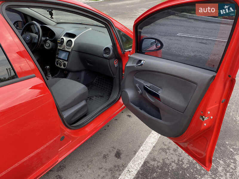 Хэтчбек Opel Corsa 2008 в Ровно