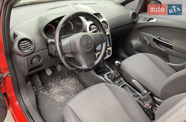 Хэтчбек Opel Corsa 2008 в 