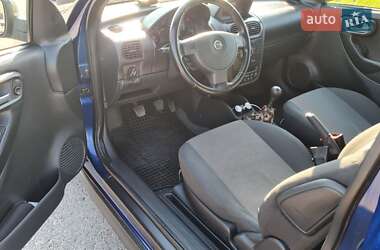 Хэтчбек Opel Corsa 2006 в 