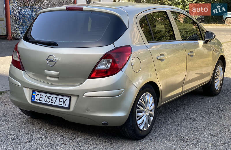 Хэтчбек Opel Corsa 2008 в Черновцах
