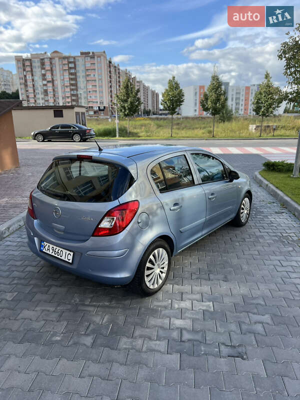 Хэтчбек Opel Corsa 2007 в Киеве