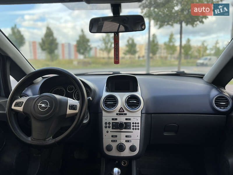 Хэтчбек Opel Corsa 2007 в Киеве