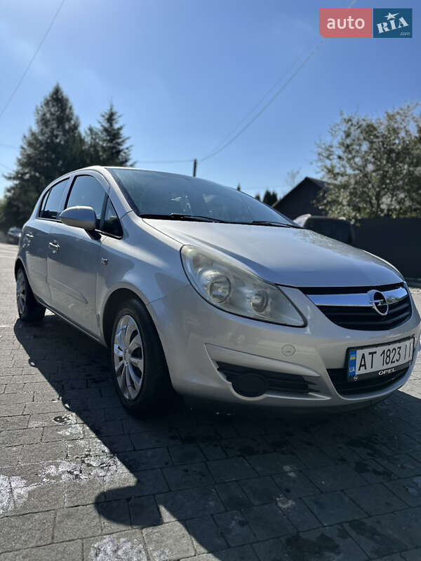 Хэтчбек Opel Corsa 2007 в Ивано-Франковске