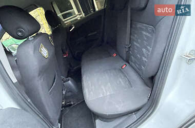 Хэтчбек Opel Corsa 2013 в 