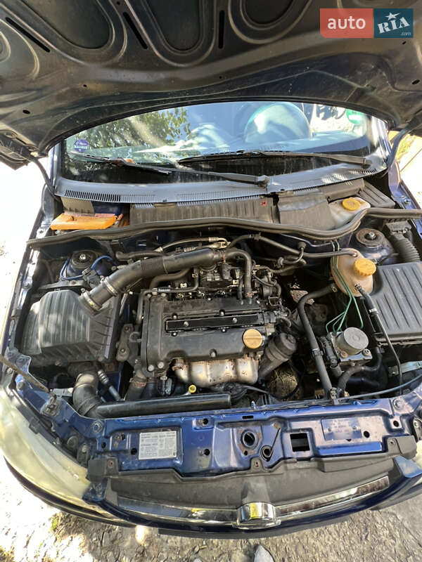 Хэтчбек Opel Corsa 2004 в Черкассах фото 6 Хэтчбек Opel Corsa 2004 в Черкассах