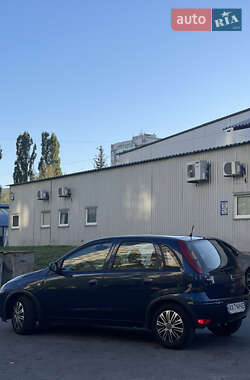 Хэтчбек Opel Corsa 2004 в 