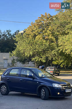 Хэтчбек Opel Corsa 2004 в 
