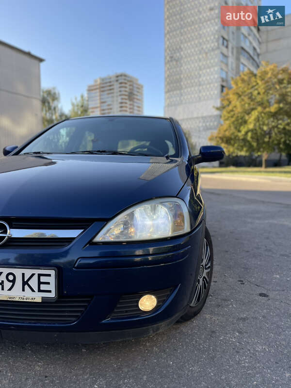 Хэтчбек Opel Corsa 2004 в Харькове
