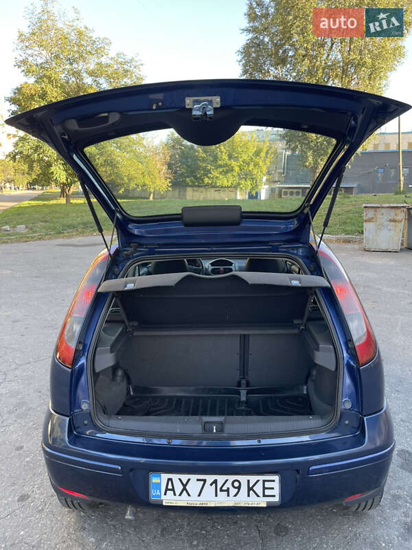 Хэтчбек Opel Corsa 2004 в Харькове